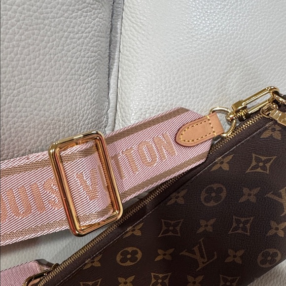 Authentic Multi Pochette Accessories with pink strap! 
In excellent condition! - Picture 6 of 17